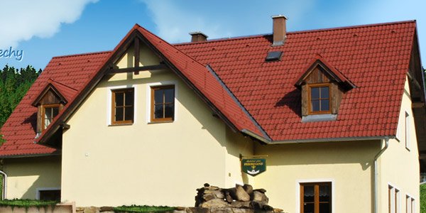 Pension U Lišků – dům s červenou střechou